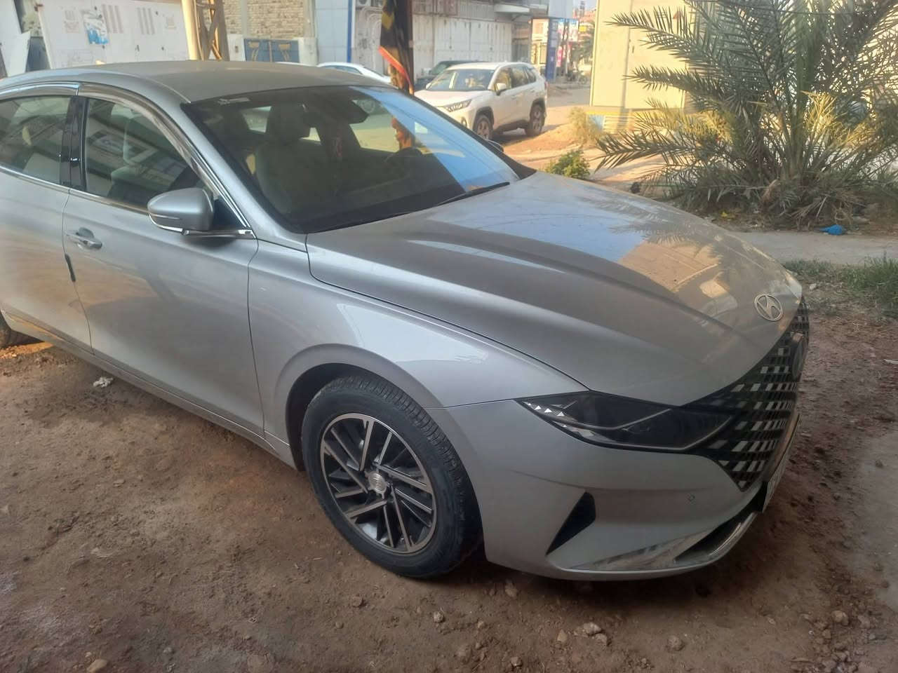 السلام عليكم
هيونداي أزيرا موديل 2023
وارد كوري 🇰🇷
وقود غاز (بلاد) ⛽
مكينة 6 سلندر
سعة المحرك 3000 CC
رقم بغداد 🏙️

المواصفات:
السيارة فول الفول
كفالة عامة من الشخط
الممشى: 39 ألف كم
عداد ديجيتال متصل بشاشة
رادارات أمامية – خلفية – جانبية
كاميرات 360 درجة
نظام النقطة العمياء
أوتو هولد (Auto Hold)
سايد بريك بصمة
شاشة مع نظام تبريد
✨ سيارة نظيفة ومواصفات عالية جداً، جاهزة للاستخدام بدون أي مصاريف.
السعر 220   
مكان السيارة ديوانيه 
للاستفسار ***********
