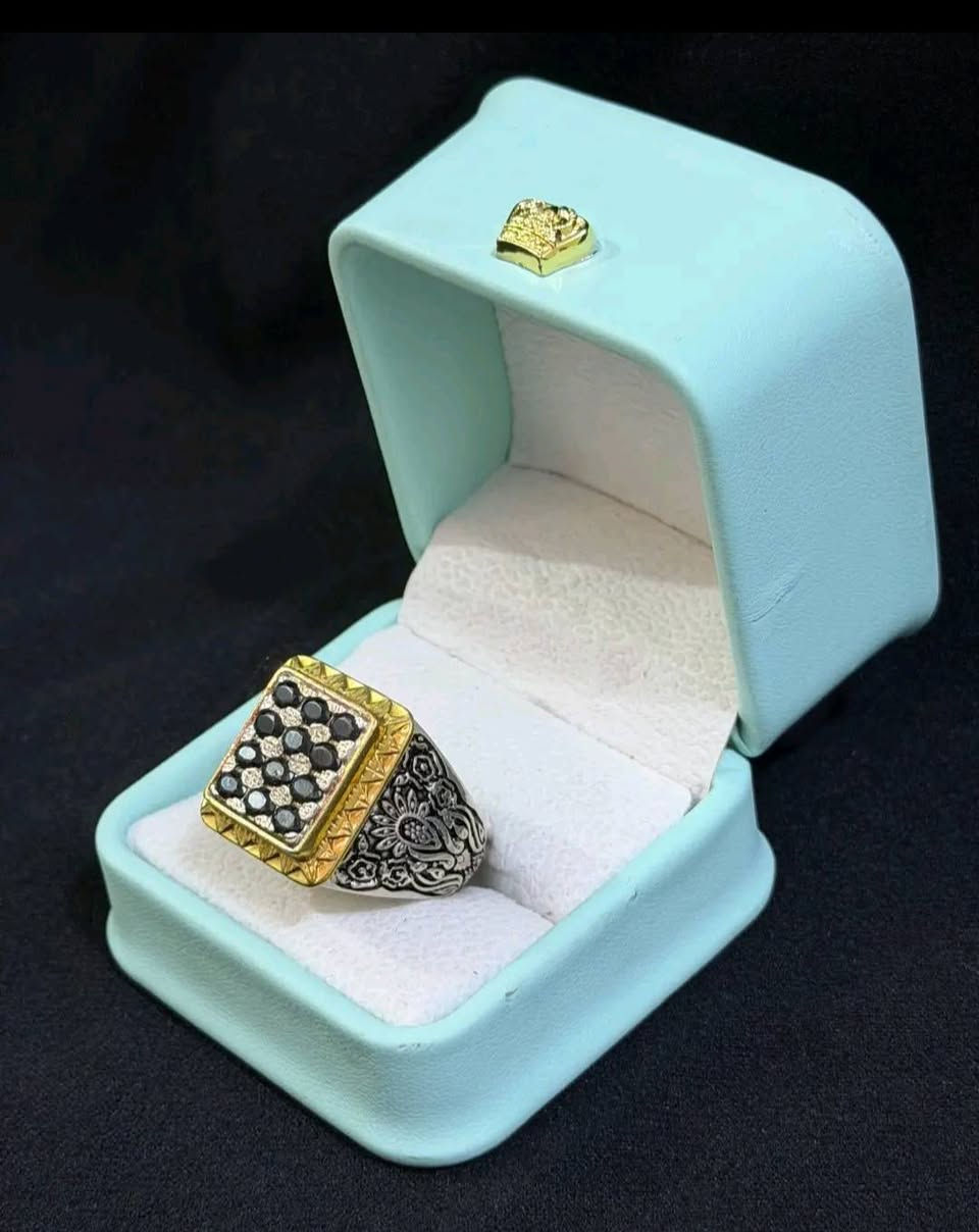 متاح خاتم مطعم بحجر الزاركون تحفة التحف ...***********
