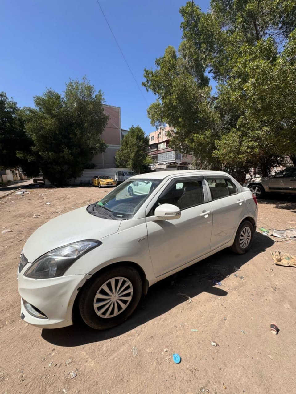 السلام عليكم شباب 
للبيع سازوكي سويفت دزاير موديل 17 حره بغداد رقم الدولي الجديد هزه جديده باسمنه ماشيه 46 الف حقيقي سياره استخدام بيت محرك جديد مكفول كير جديد صدر جديد تخم تاير جديد باتري جديد تبريد تدفئه كله شغاله بالشرط غرفه جديده تحكم استيرن جهتين شاشه وكامره سياره جاهزه واقتصادية ويابانية انسه العطلات 

ملاحظه صغيره السيارة متجايه على صفحة السايق بدون دواخل ومكفوله من الكص وانصبغت عام للجماليه 

عنوان السيارة بغداد منطقة العلاوي مكلف بالنشر شباب 

السعر 55 ورقه وبيها مجال بسيط جدا للشراي 

*********** بي واتساب راعي السياره هذا
