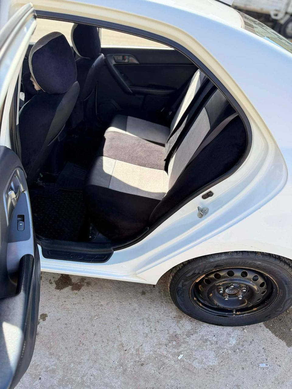 السلام عليكم اخوان كيا فورتي للبيع موديل 2012 السيارة فول مواصفات من البانوراما للبصمه  حادث السيارة باب صبغ فقط 
مكاني بغداد 
سعر السياره 112 
للاستفسار: ***********
