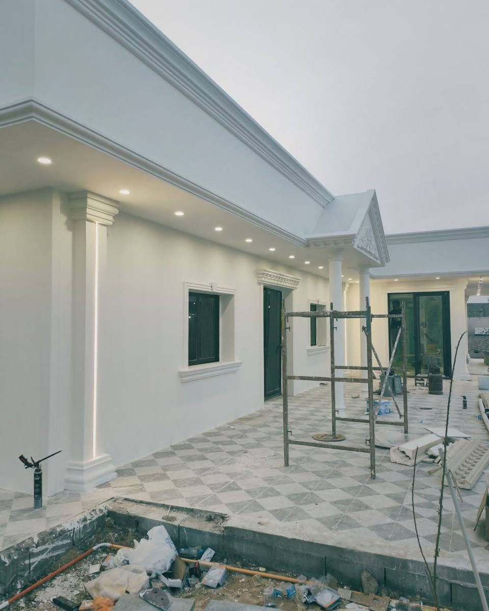 الهم صلي على محمد وال محمد 

تم كمال احد المزارع في  محافظة  البصرة  

كادر أنور للديكور  تضمن العمل واجة بورد دكس 

و الداخل بمادة  الجبس بورد 

وتم انشاء الهيكل بمادة السندويج بنل  

ان شاءالله ينال اعجابكم: للستفسار اتصل على الارقام التالي  
***********  / ***********
