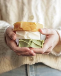 صابونة سبيرولينا • مضادة لحب الشباب • مناسبة للبشرة الدهنية