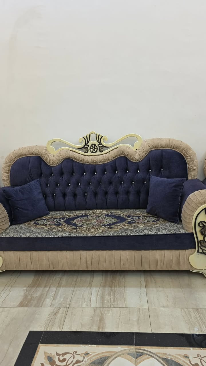 تخم عشر مقاعد شغل اربيل نظيف جدا مابي اي كسر
وميز بلازما كلش نضيف وجـديد 
علق تم يجيك السعر


**إذا كنت صاحب هذا الإعلان وتريد حذفه لأي سبب، رجاءا أرسل رسالة إلى الدعم الفني**