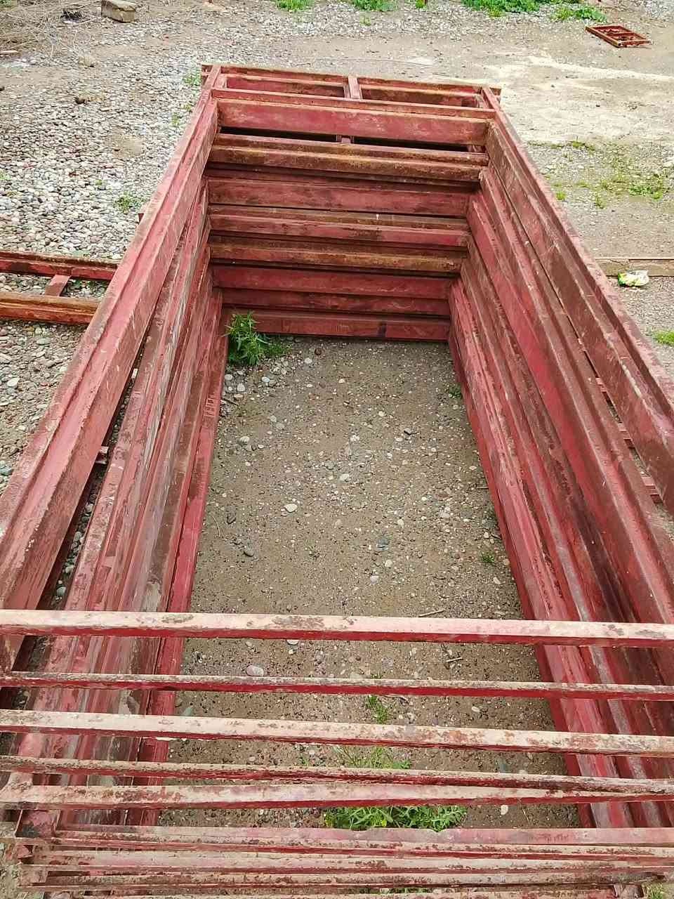 شبابيك وملابن للبيع الاتصال ع رقم  ***********
