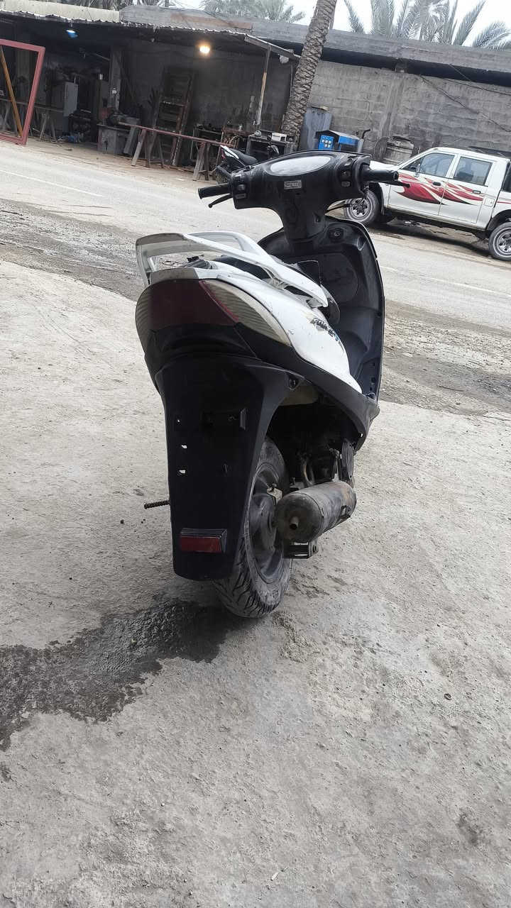 سلام عليكم دراجه ماكس 140 ياباني دراجه تجفيت جديد كامله مكمله ابيع كوم حديد سعره 275 هذا رقمي ***********
