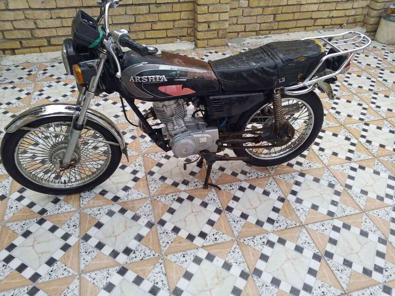 سلام عليكم دراجه ارشه البيع موديل 19اوراق اصولي 
دراجه متروكه تجي شغل وتطلع ب 450وبيهه مجال 
***********
