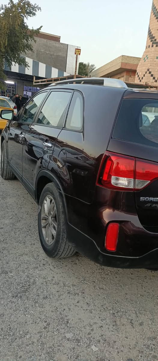 سورنتو 2014 امريكي 6 سلندر
7 راكب 
ضرر جاملغ امامي ايسر فقط 
رقم بغداد بأسمي 
تحويل ثاني يوم 
استفسار
***********
