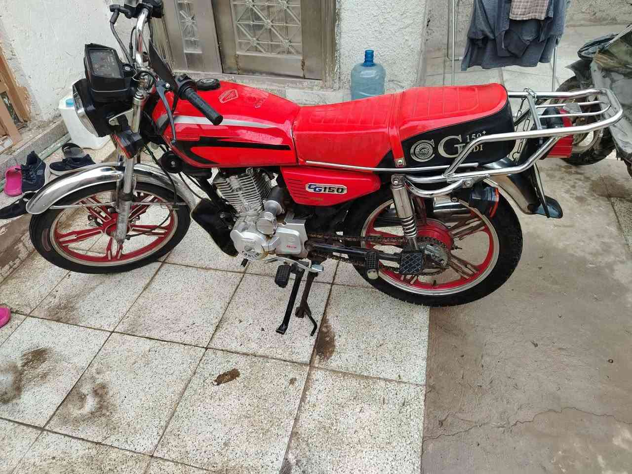 السلام عليكم 
دراجة سيفان 5 كير موديل 2022 سلف وهندر كل شي شغال للبيع اوراق اصولي السعر ٧٥٠ ألف وبيها مجال للتواصل على الرقم +9647832470155 تواجد الكوفة
