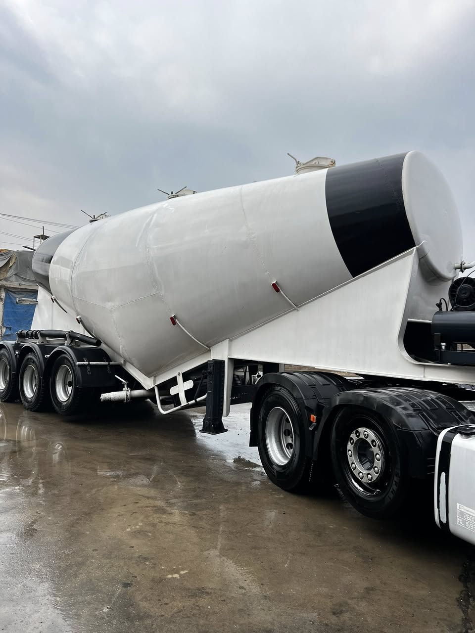 سايلو للبيع تركي تخم جوادر جديد تخم تاير دويز بشرط 30دقيقه يفرغ حموله 35 بدون فره 40 فره  شرط فصخ او ربط مرور سليمانيه السعر 130 بي مجال   ***********
