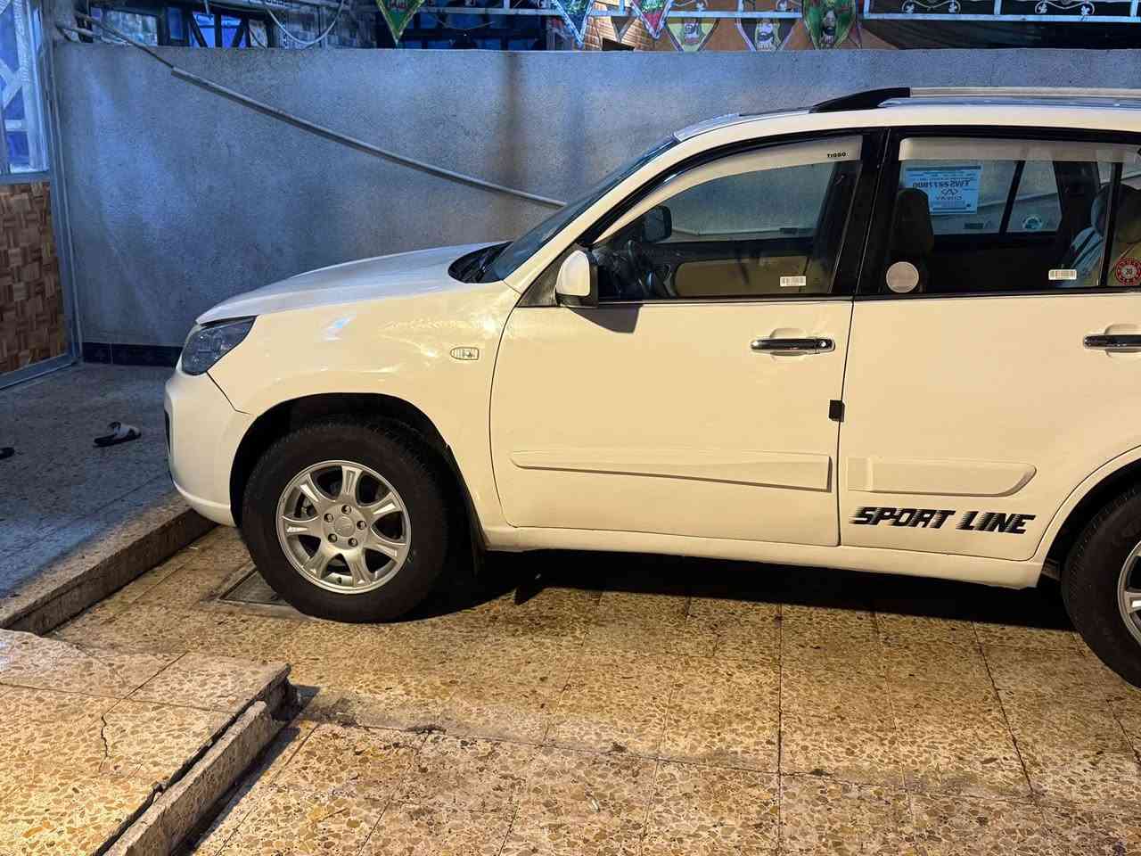 تيكو ٢٠١٤ السياره جديده وكفاله من الضربه والتبديل بيها صبغ اطراف البيبان مكينه كير حداده كله مكفول تبريد نقص غاز جاهزه من كلشي سنويه منتهيه رقم بصره السعر ٥٥ للاستفسار ***********
