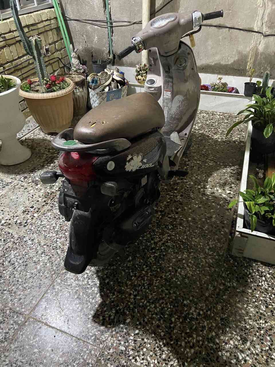 سلام عليكم فله للبيع دراجه كامله مابيه اي نقص مكينه مكفوله كشر بي شخوط قليل مكاني بغداد الدورة ابودشير عارضه ب850وبيه مجال ***********
