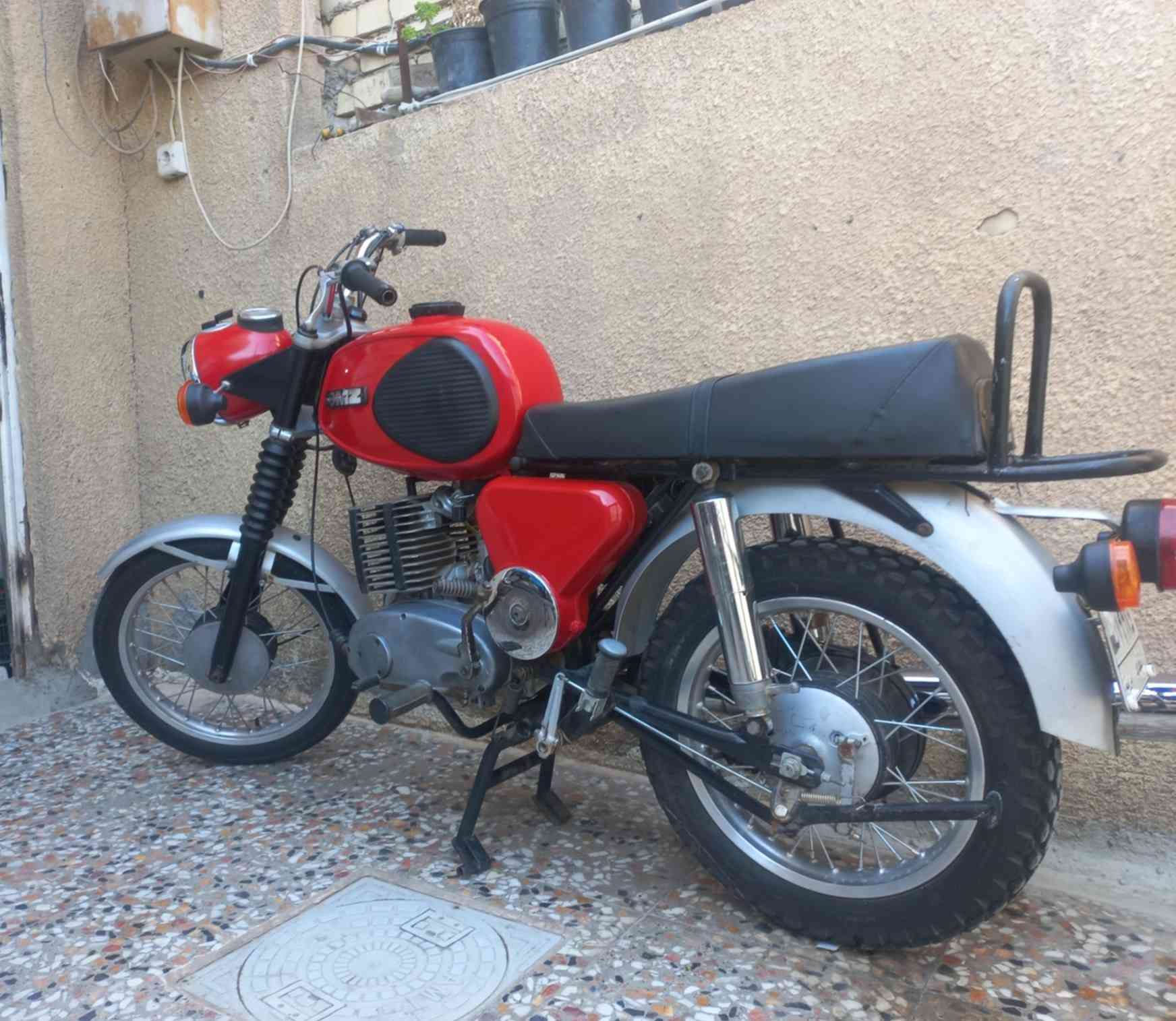 السلام عليكم Mz 1981 للبيع رقم وسنويه بسمي رقم بغداد  
للاتصال *********** 
(غير متواجد في الخاص شراي يتصل على رقم )
