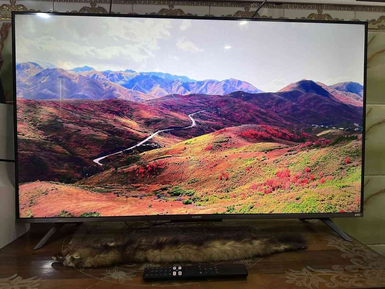 مرحبا
Xiaomi TV A Pro
* شاشة حجم 43 
* دقة 4K UHD (3840×2160)
* نوع الشاشة  QLED
* تردد 60Hz
* دعم HDR10+ و HLG لتحسين الألوان والتباين
* تقنية MEMC لتنعيم الحركة بالمباريات والألعاب
* نظام Google TV مع يوتيوب ونتفلكس مدمجة
* مساعد Google صوتيًا
* يدعم Chromecast / AirPlay / Miracast
* صوت Dolby Audio و DTS:X
* واي فاي ثنائي + بلوتوث 5.0
* 3 منافذ HDMI و USB
للتواصل واتساب او الهاتف ***********
السعر 350
