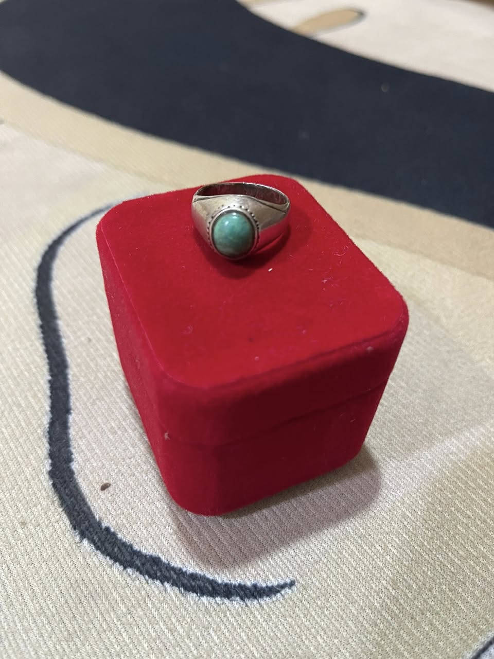 يالله سلام عليكم متوفر خاتم سليماني عطف فضه ٩٢٥صياغه يدويه نجفيه ثقيله وخاتم ثاني فيرزوجاصلي ذمه قديم ينلبس خنصر ناعم وحلو وسبحه نارجين اصليه ذمه مطعمه نحاس قديمه وحجار سليمانيات قديمات مكاني بصره للاستفسار خاص


**إذا كنت صاحب هذا الإعلان وتريد حذفه لأي سبب، رجاءا أرسل رسالة إلى الدعم الفني**