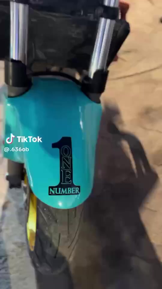 بطح افوراي للبيع
بيها ادامه كامله كل نقص ما بيها
(راديتر جديده ومراوح 2 انسه لحماوه) 
+كفرات موجوده عوزهن صبغ  وشوته وسطاب الخلفي
السعر 18 وبيها مجال
العنوان ميسان العماره قطاع 30
رقم الهاتف ***********
