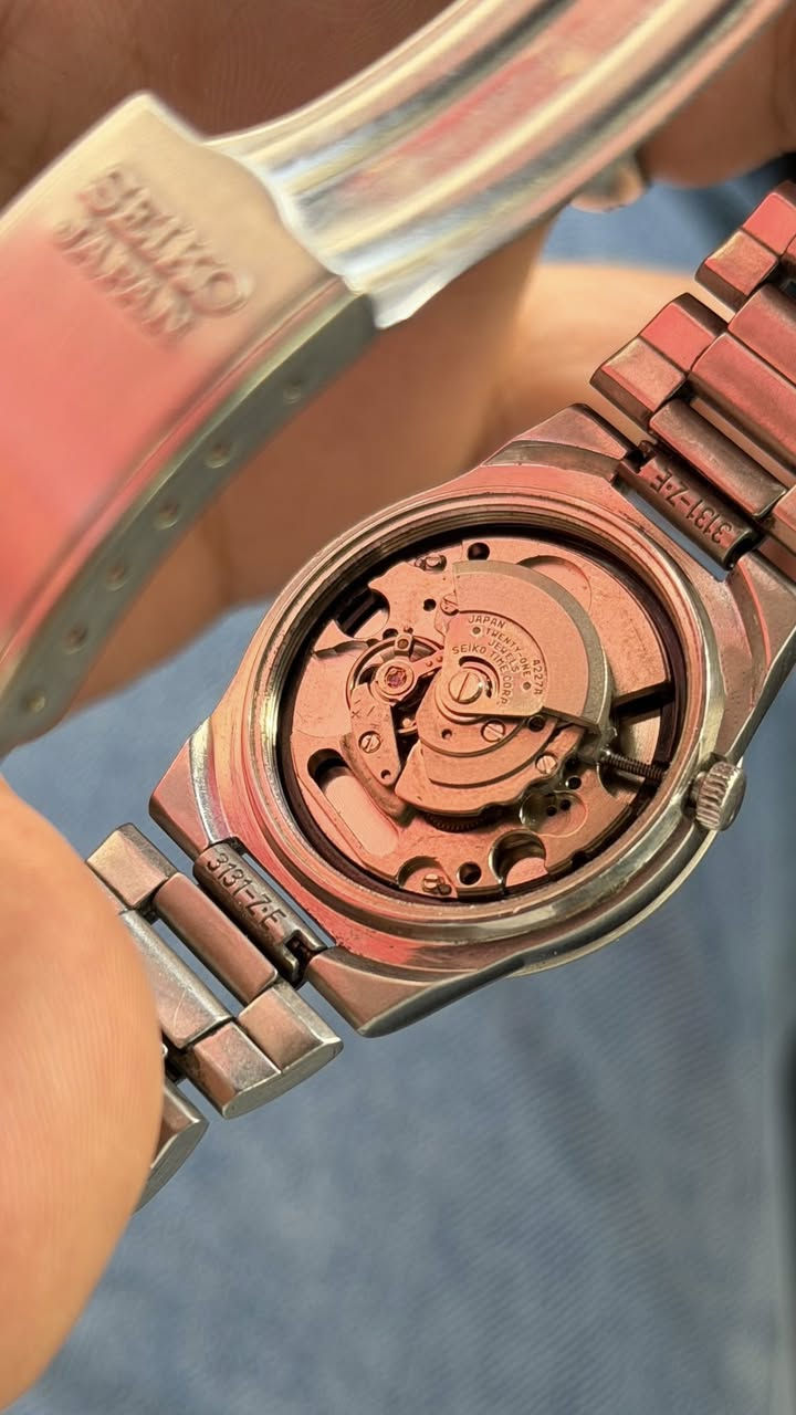 Made in Japan 🇯🇵
سيكو ياباني اصلي 
انتاج التسعينات 1990s
اوتوماتيك ⚙️
قطر 32 كلاسك
21 حجر
منفذ دي ديت عربي انكليزي
الساعة اساسية بالكاملة سير وبوك
السعر 85 الف


**إذا كنت صاحب هذا الإعلان وتريد حذفه لأي سبب، رجاءا أرسل رسالة إلى الدعم الفني**