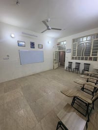 معهد للايجار • شارع مطعم النور • طابق ارضي