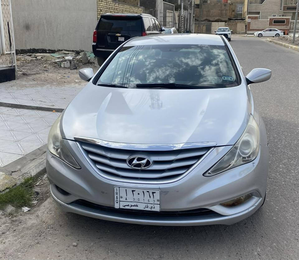 السلام عليكم سوناتا ٢٠١٣ لون سيلفر رقم ذي قار حرة باسمي وارد امريكي ضررها الجاملغ جهة الصدر بدون ايرباك السيارة جاهزة من كلشي تبريد حدادية كير محرك  سعرها ١٠٥ للاستفسار ***********
