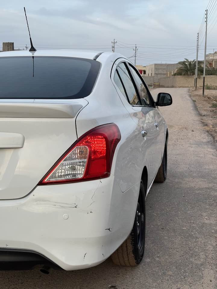 سلام عليكم 
نيسان سني 2022هندي 
سياره حلوه خير من الله 
ما عايزهه شي 
كفاله عامه ماعدى بابين صفحه العبري بارد قليل 
السعر 110وبيهه مجال حك الجيه 
المكان البصره شط العرب 
والاستفسار علي هاي الارقام
***********
***********
