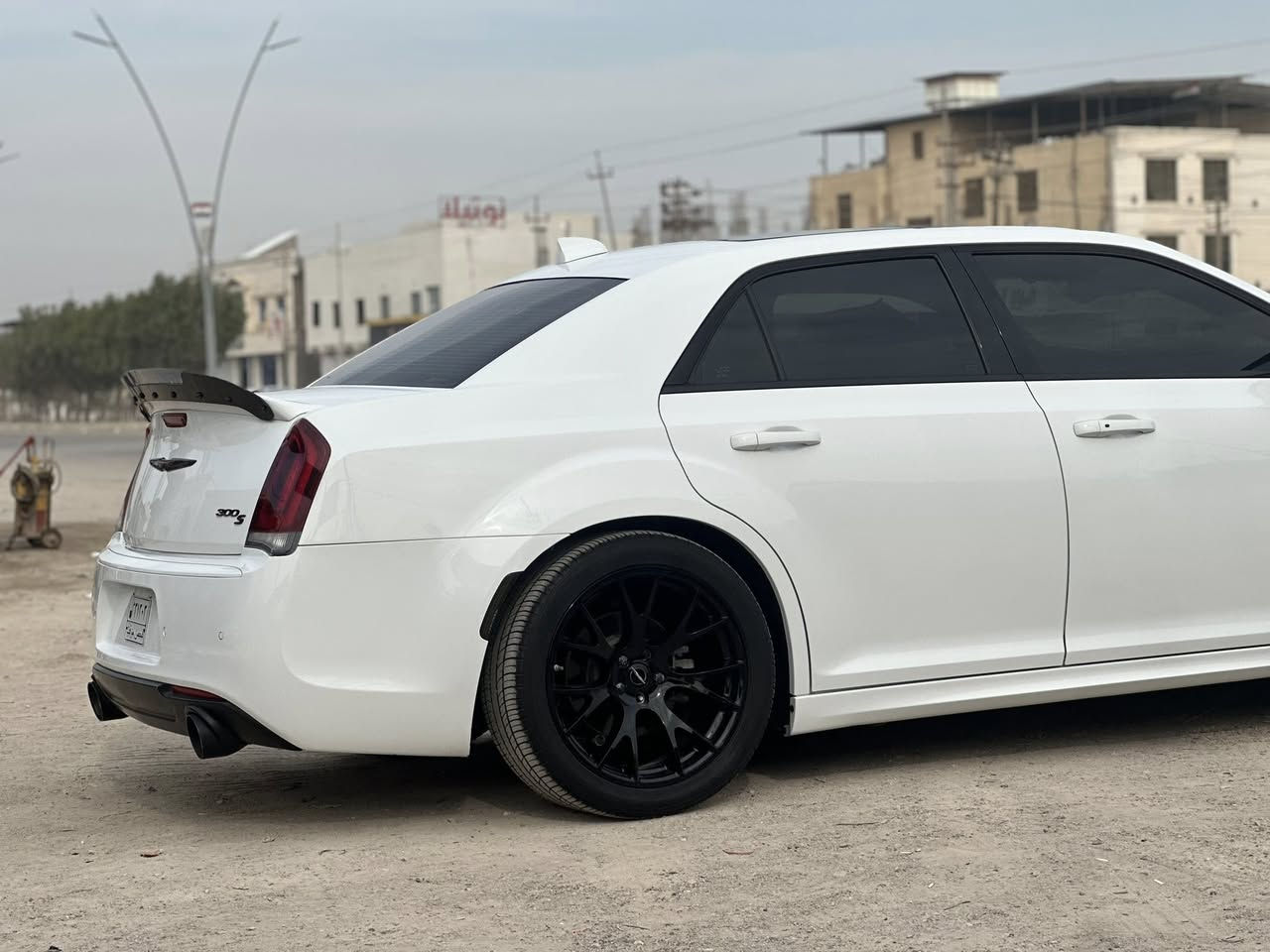 كرايسلر  اوباما 300S
الموديل2023  . (امريكي) . دخول جديد آخر صدار 
العداد :9 آلاف 
المحرك : V8 5700L . . 
  منفيس بسمي 
السياره جاهزه من كل شي 
حادث بنيد وجاملغ وباب أصليات وكالة نفس ألون بدون شاصي 
 فول الفول 1/1 
المواصفات : 
*ردار امامي 
*ردار جانبي 
* الواجهة الأمامية SRT. 
*خمسة أنظمة قيادة 
* پانوراما . 
* نقطة عمياء . 
* ستيرن كهرباء 
*خزن ميموري
*حساسات امامية . 
* مصابيح امامية زنون مع LED . 
* ويل قياس 20 أنج . هلكات USA
* حساسات خلفية . * . 
* شاشه كبيرة .
* سستم صوت 
* مقاعد أمامية كهربائية عدد 2 . 
* مقاعد أمامية  تدفئة .  . تبريد
*مقاعد الخلفية تدفئة 
* تشغيل عن بعد .  
* محدد سرعة . 
* تلفون بلوتوث . 
* كاميرا خلفية .
* مرايا متحسسة للاضاءة العالية .
*مرايا قلاب 
*اشاير بالمري 
* كير شفتر بالستيرن . 
* دخول ذكي (بصمة) . 
*جناح خلفي أمريكي 
*نظام مصابيح رماش 
*أربع بصمات وياها 
*نظام قطع نار 
*ويل هلكات اصلي أمريكي 
وفيها شغلات تزويد أمريكي هواي 
للاستفسار اكثر 
مكاني البصرة 
الهاتف
***********
