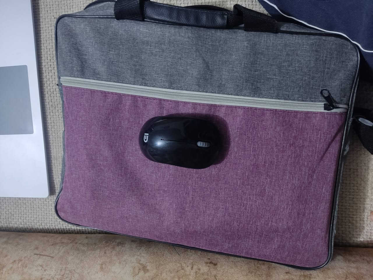 سلام عليكم
من شركة مايكروسوفت سيرفس لابتوب3

مواصفات

شاشة حجم 15 لمس نوع  IPS و معالج كور i7  ذاكرة 256 و رام 16 

سعر 650 الف
***********

  وياها جنطة وماوس
