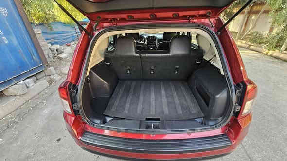 السلام عليكم 
للبيع جيب كومباس موديل 2017 بسمي رقم دهوك سنويه وهزه جديده قبل سبوع سويته سنويه لل 2030 بيه 3 قطع صبغ العنوان صلاح الدين قضاء بيجي
السعر بلاش 112
ثائر الشمري 
 ***********
بي واتساب الرقم
