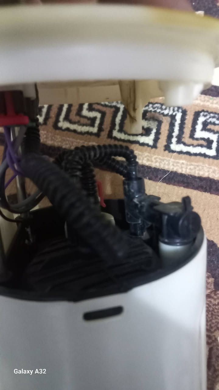 السلام عليكم ...عبوه جيب موبر الأصلي وكاله قبق الأصفر شغاله فول طوافه كهربائيات فلتر جديد بس الفيت بم ضعيف الي تفيده يقيم وياخذه .***********
