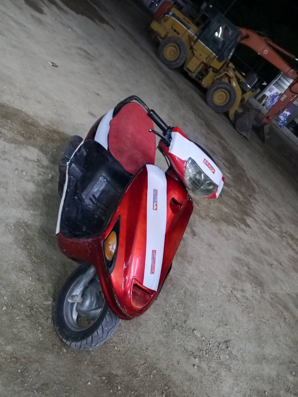 يا الله السلام عليك دراجه فراشه كرستال ياماها سرعه 140 دراجه حلوه ونضيفه مكينه نكره لاتبخير ولاتنقيص نكره وحده السعر ( 225) المكان بابل الحمزه الغربي خيكان لاستفسار الاتصال *********** 💥💥💥💥
