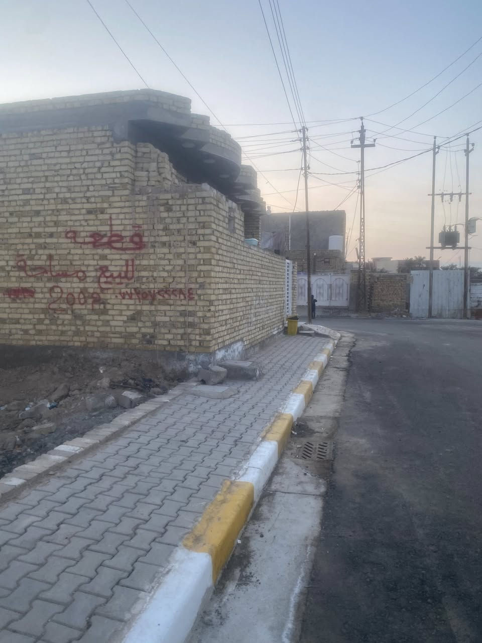 قطعه للبيع مساحه 197 مكان الماجديه سيد جميل نهايه شارع 20بالزراعي مكان كلش حلو  القطعه بصف البيت الركن متوفره جميع الخدمات لاستفسار ***********
