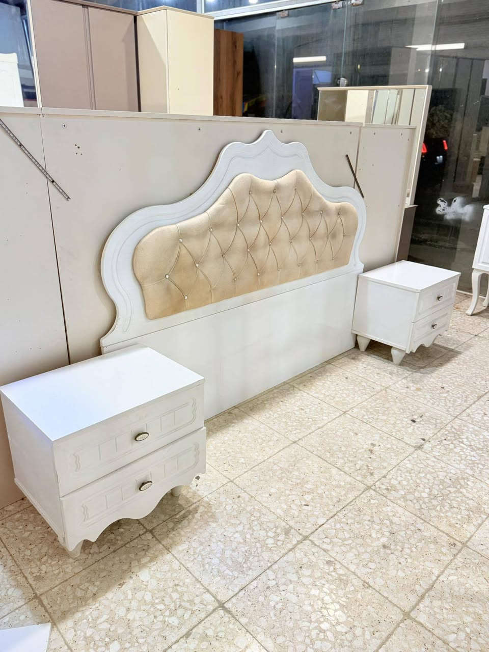 غرفة تركي
التوصيل والشد داخل بغداد مجاناً
يوجد توصيل محافظات بكروة حجز وت   ***********🌼🌼🌼
