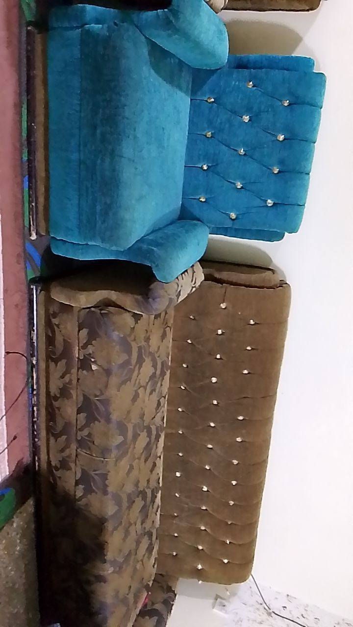 للبيع
قنفات اثنين واربع كراسي
اسفنج وخشب حيل قوي
واسفنج ابد مايهفت


**إذا كنت صاحب هذا الإعلان وتريد حذفه لأي سبب، رجاءا أرسل رسالة إلى الدعم الفني**