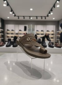 من رخصت مدير الكروب  وصول وجبه شحاطات جلدوصول وجبه شحاطات جلد الكارتون...