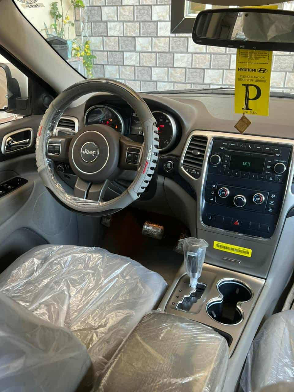 سيارة جيب لاريدو موديل 2011 بصمة  رقم اربيل بسمي  مكينة وكير شرط صبغ قطعة فقط باب السائق بدون دواخل السعر 165$ رقم هاتف ***********
