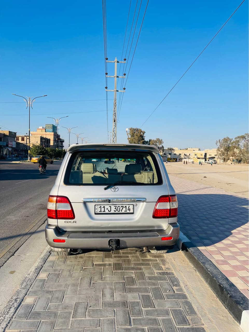 تنويه :: اقره التفاصيل كلهه واتصل وتدلل 
لاندكروز جكساره 2006 للبيع
مكينه 4500 / 6 سلندر 
دبل تانكي + منضومة غاز 
ماشيه 218 الف 
سياره بيهه تعديلات كلش بسيطه يعني شبه الكفاله 
كل نقص مابيهه 
تخم تاير جديد دنلوب
تبريد + تدفئه  
سياره نضيفه وحلوه والصور تحكم نضافتهه
تاخذ تراي بيهه وين ماتريد 
رقم بغداد  بأسمي تحويل ثاني يوم 
سنويه بعدلهه سبوع وتسقط 
سعرهه 193 ورقه
موجود واتساب واتصال 
*********** Singapore
