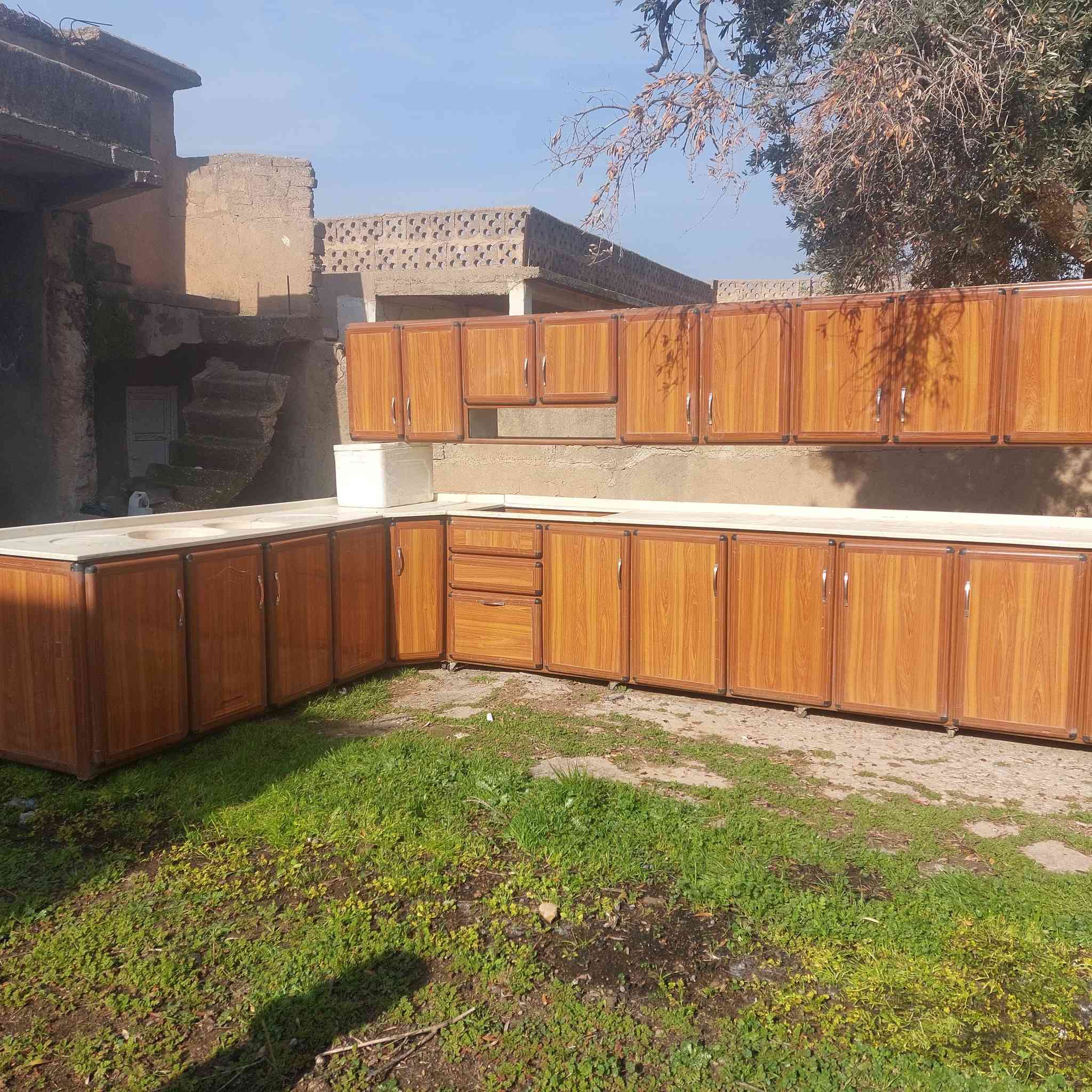 كونترات نضيفه اخو جديد مابي اي عيب لاكسر ولا فطر  كلها مرمر  لون صاجي ٣ قطع للبيع بأسعار مناسبه للاتصال على الأرقام ***********
‎*********** خاص محلات ابو امير #موصل_كوكجلي
