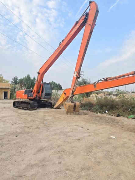 يالله سلام عليكم للبيع حفاره موديل 2006اصل مكفوله كفاله عامه حجم 210السي رقم اربيل سنويه 27تحويل مباشر حداده جديده سرفه 70جاهزه عل اخير مال جناي مكان ذي قار قضاء الرفاعي باغي الفاصيل اتصل وتدلل  ***********
