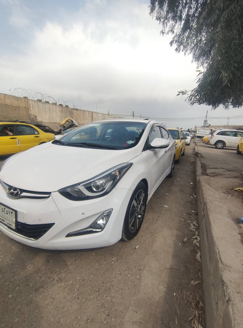 السلام عليكم 
افانتي 2016

ماشيه 180 الف ميل❗
رقم نينوى 
كابون بانزين بيها
سيارة فول مواصفات
مري شفط
تحكمات ستيرن كامل
شاشه+كامره
تبريد 5 قطع
شاشة تبريد
كشنات تدفئه
نظام ايكو
نظام مانع انزلاق
اشاير بالمري
ويل كب
ستيرن هيتر 

السعر 127 💲 وبيها مجال 

***********

موصل الايسر
