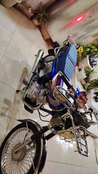 السلام عليكم 2020 ابو النمر  وزن ثقيل باب اول بي منفيس مكينه شركه  شرط تحريكه معدل. فول  السعر750قفلوو
***********/مكاني جانب لايمن //
