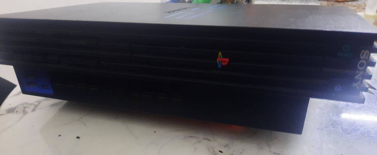 للبيع بلي 2 بدون يدات جديد صارله شهر تقريباً السعر 60وبي مجال الرقم ***********بي واتساب بغداد حي جهاد
