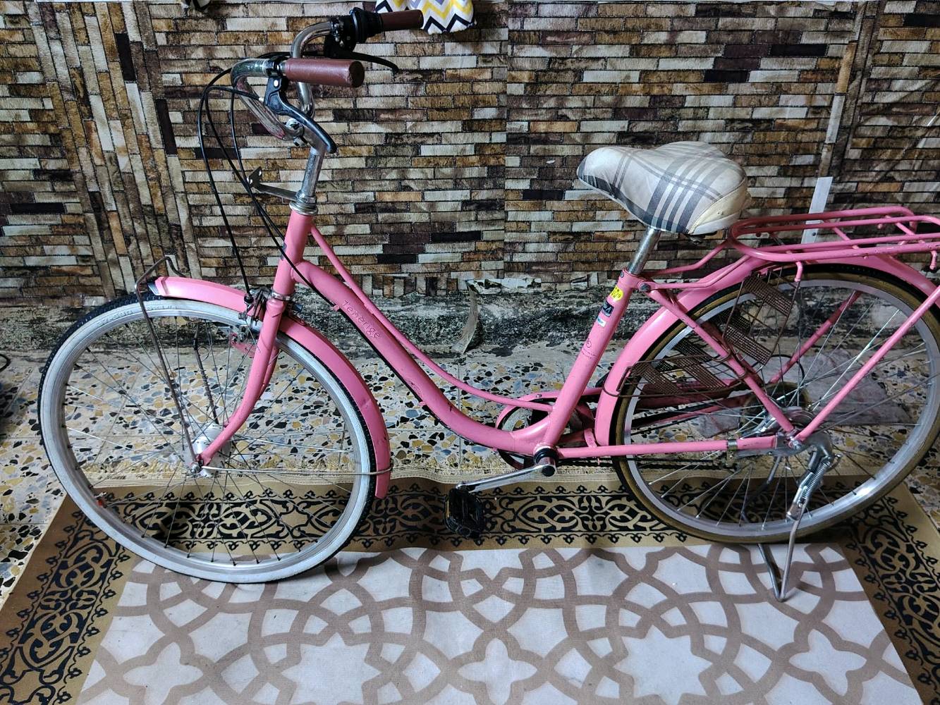 سلام عليكم بيسكل بناتي
 للبيع سعر 100 بيسكل نضيف مابي نقص  حجم 26 
موديل 2016 كلشي
 عنواني 
 بغداد سريع حي العامل الملحانيه
 رقمي ***********