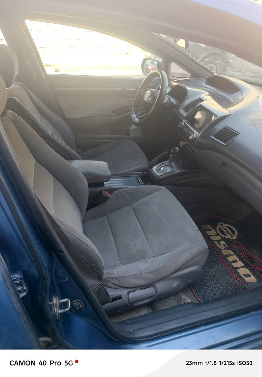 سلام عليكم رمضان كريم للبيع هوندا سفك 2007 ياباني وارد امريكي رقم ديالى مشروع وطني تحويل مباشر كير ومكينة مكفولات صدر جديد تايرات جدد كامرة خلفية شغالة مصبوغة عام للجمالية نواقصها الباور بي نضوح وبوش خلفية السيارة جاهزة مكان السيارة بغداد العبيدي حي الرئاسة شارع 20
السعر ٥٨ وبيها مجال 
للاستفسار ***********
