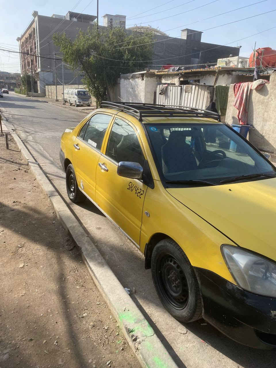 السلام عليكم لانسر للبيع موديل 2010 الشركه العامه
كير عادي هيئه وغرامات مصفره الجاملغات الوره مرشوشه الحادث الصندوك واصله لنص الحوض كهربائيات شغاله كير ومكينه خير من الله رقم بغداد الدولي  سنويه 2029 السعر 65 وبيها مجال بسيط حك الجيه مكاني بغداد حي العامل ***********
