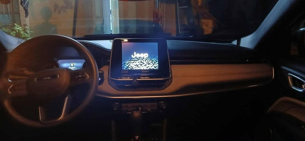 السلام عليكم يوجد جيب كومباس موديل ٢٠٢٥ رقم بغداد انكليزي باسمي الضرر دعامية وراديترات فقط السيارة جديدة وجاهزة قطره صبغ ما بيها شاشة كامره ورادار ماشيه ٦٠٠٠ كيلوا ترهم بيع او مراوس بكيه حمل آلاتصال على الرقم ***********
