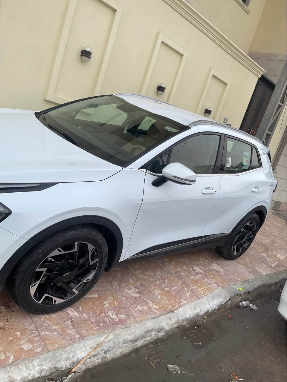 سبورتج 25
خليجية كفاله عامه
ماشيه 15 الف
نص فول 
تبريد وتدفئة بالمقاعد 
كامره 
حساسات 
صندوق كهربائي 
السعر240 
الرقم *********** البصرة, العراق
