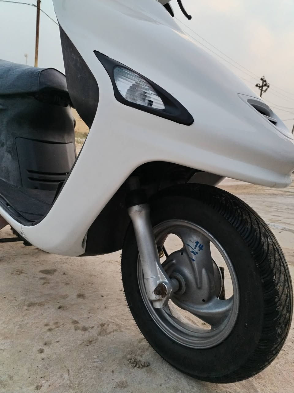 دراجه فراشه فحل حاويه ما ماشيه ما مفتوحه عل فحص كفاله كهربائيات كلهه شغاله لايت عالي ناصي اشاير كلشي شغال دبلات تايرات كله جديد مكينه بجيس فول نهضه ومعدل ناعمه السعر 650 المكان الديوانية الرقم ***********
