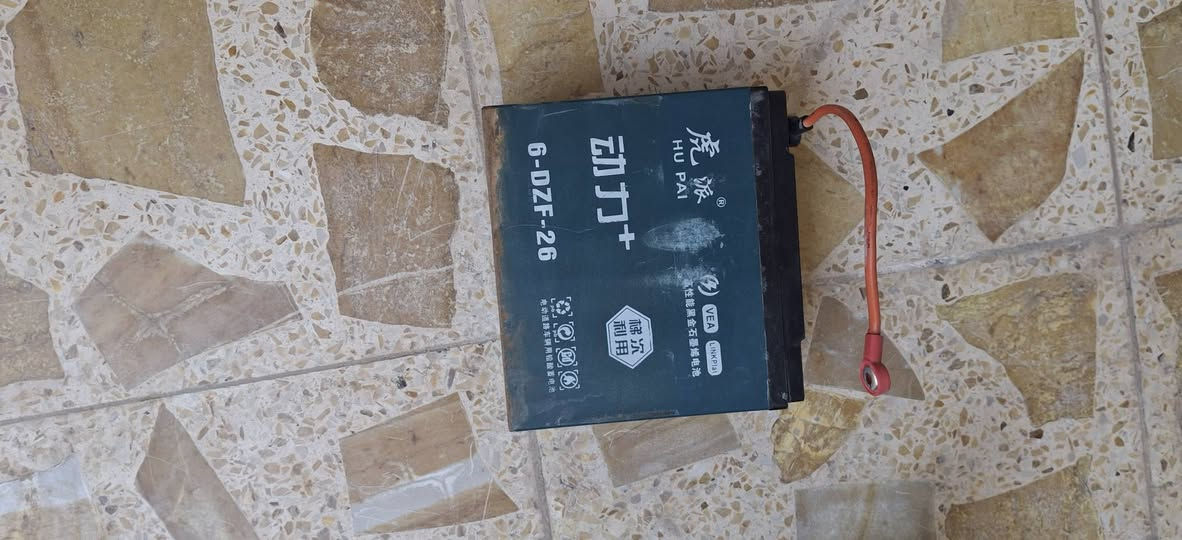 سلام عليكم عندي 6 بطاريات ليد اسيد حاطهن لوحش الكون طبعا بعد اكو ثلاثة بطاريات هم نفس هذني صايرات جوة المقعد
 للبيع يمشنك مسافة 20 كيلو متر بشحنة الوحده
بس بيهن وحده منتفخة 
طبعا تواريخ الانتاج حديثة 24,25,26
وبيهن اكو 32A , 30A,28A,26,20A,20A
اذا ملفك 2000W واذا ملفك 1200 او 500 يمشنك اكثر 
سعرهن 125 الف
مكاني كربلاء


**إذا كنت صاحب هذا الإعلان وتريد حذفه لأي سبب، رجاءا أرسل رسالة إلى الدعم الفني**