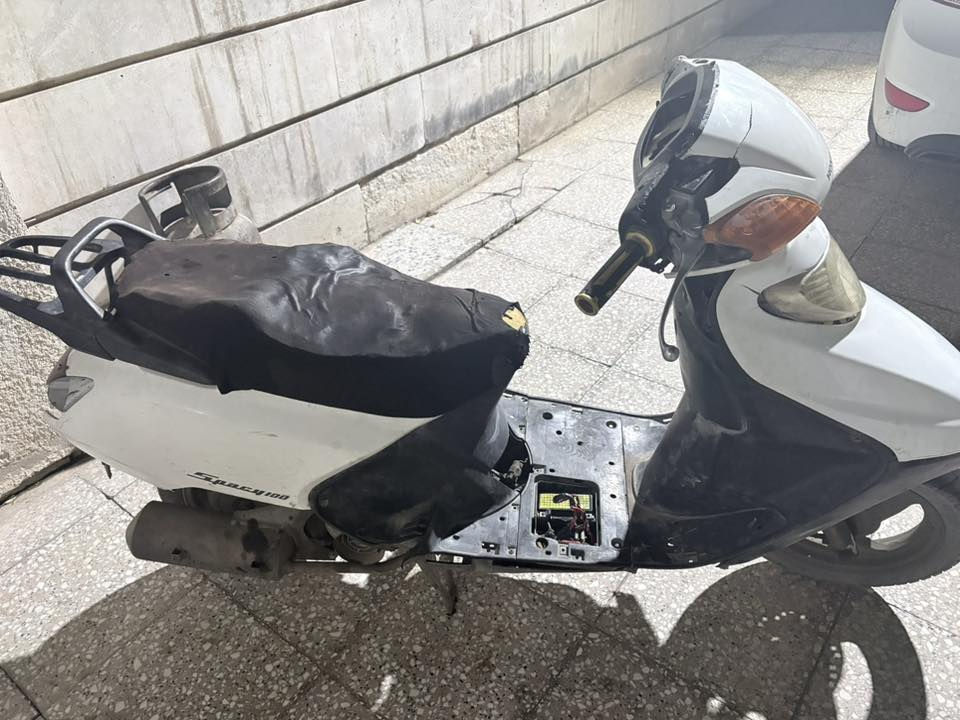 سلام عليكم دراجة سبيسي للبيع دراجة مجفتة سلف يعلك بس شغال بس كفر لمامي تجاري بقية بلاد صالنصة مبدلة كتف باتري ملف جديد جوزة اشاير ميشتغلن بس سيارة نشطة وين متروح بيهة روح قبق هندر موجود بس هندر ماكو من اخير دراجة شك  سعرهة ٢٠٠ وبيهة مجال للاستفسار ***********
