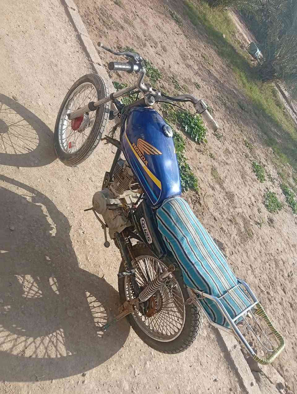 سلام عليكم دراجه البيع كاطمه والف السعر 150 بيه مجال حك الجيه***********كلك
