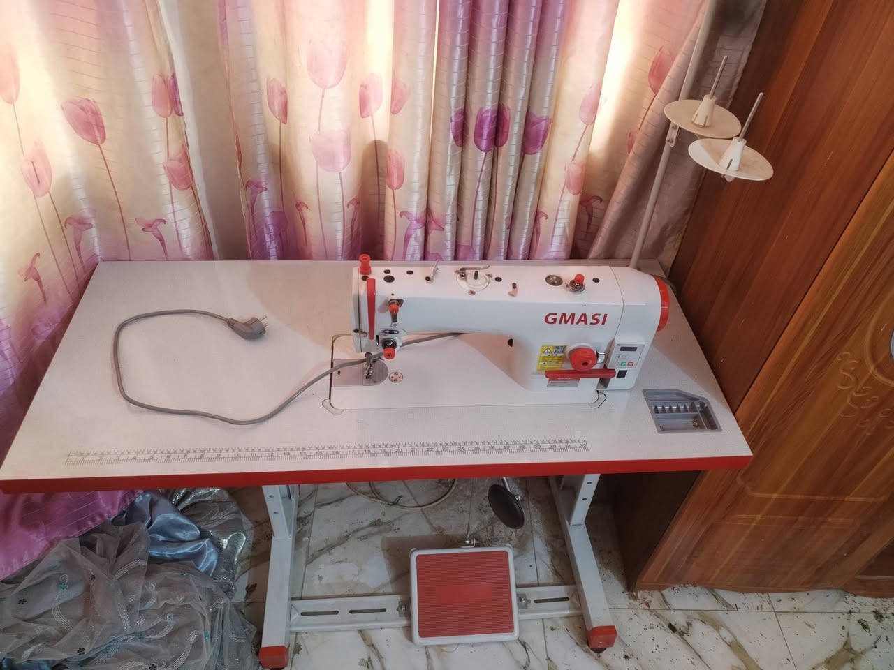 السلام عليكم مكينه خياطه حديثه كاتم للبيع ما مستخدمه بس مره وحده شديناها وخيطنه مره وحده وعفناها لغرض الضروف   سعر 325 وبيهه مجال جديده الله شاهد استخدام مره وحده  كربلاء
خاص موجود


**إذا كنت صاحب هذا الإعلان وتريد حذفه لأي سبب، رجاءا أرسل رسالة إلى الدعم الفني**