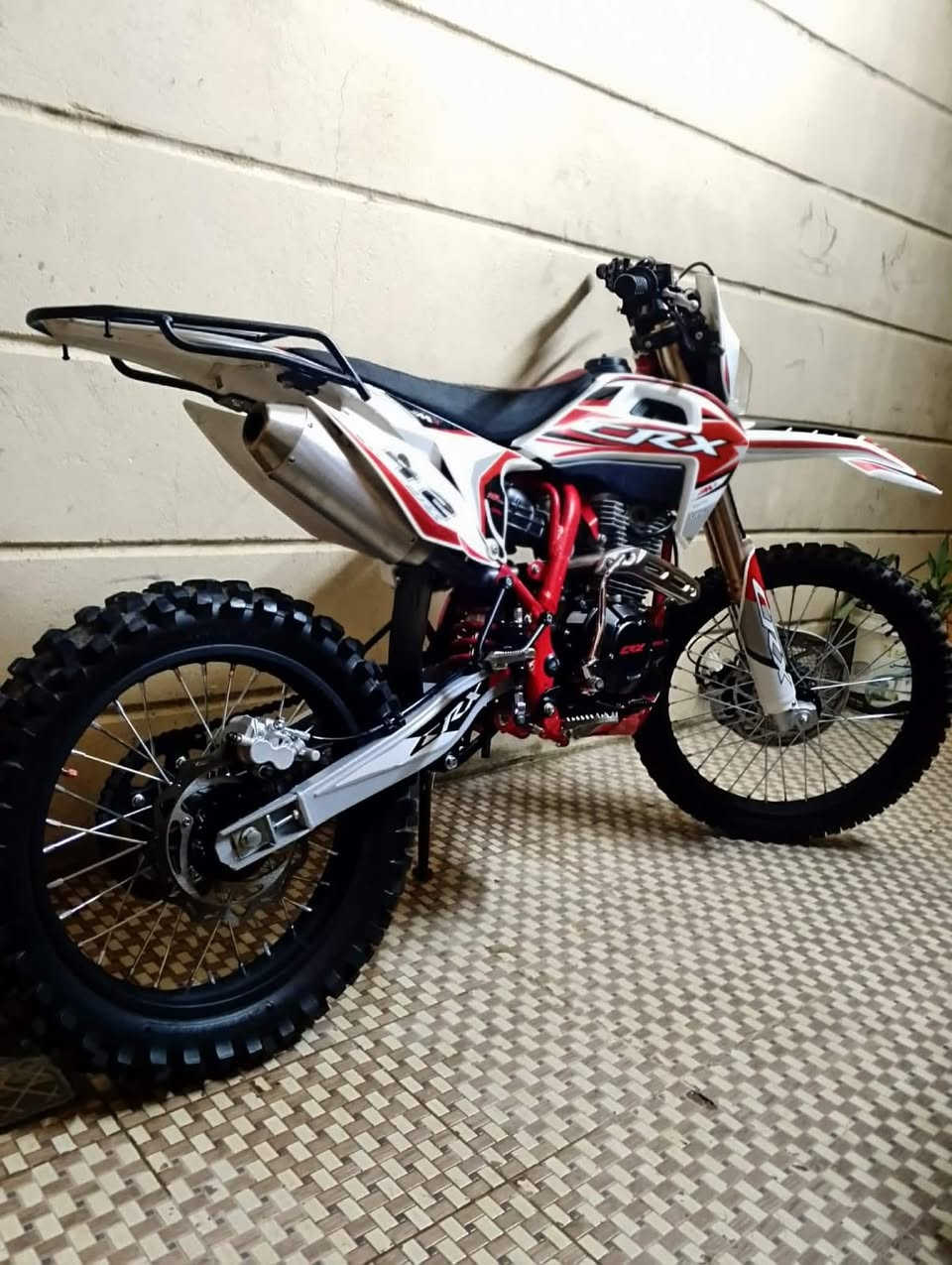 قفاز موديل 2025دراجة قوية كلش 350cc
رقمي *********** سعرهة 1750💵 ما متواجد نترنيت موقعي بلديات
